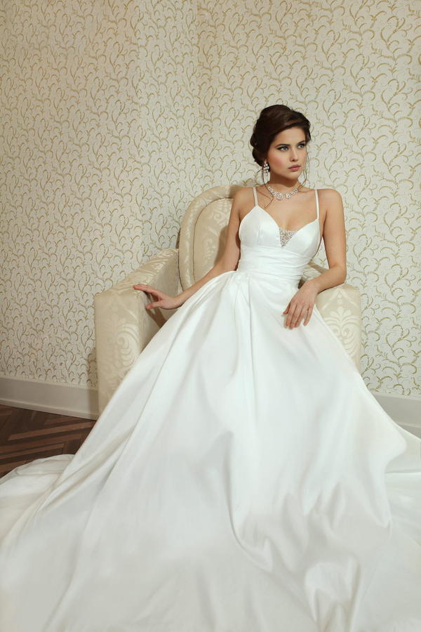 Brautkleid -  jedes Kleid 699€