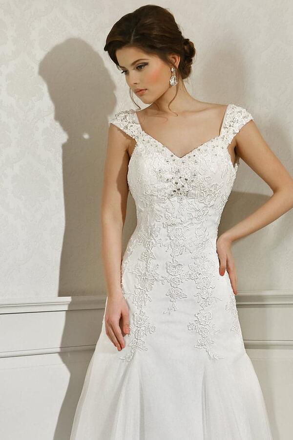 Brautkleid -  jedes Kleid 699€