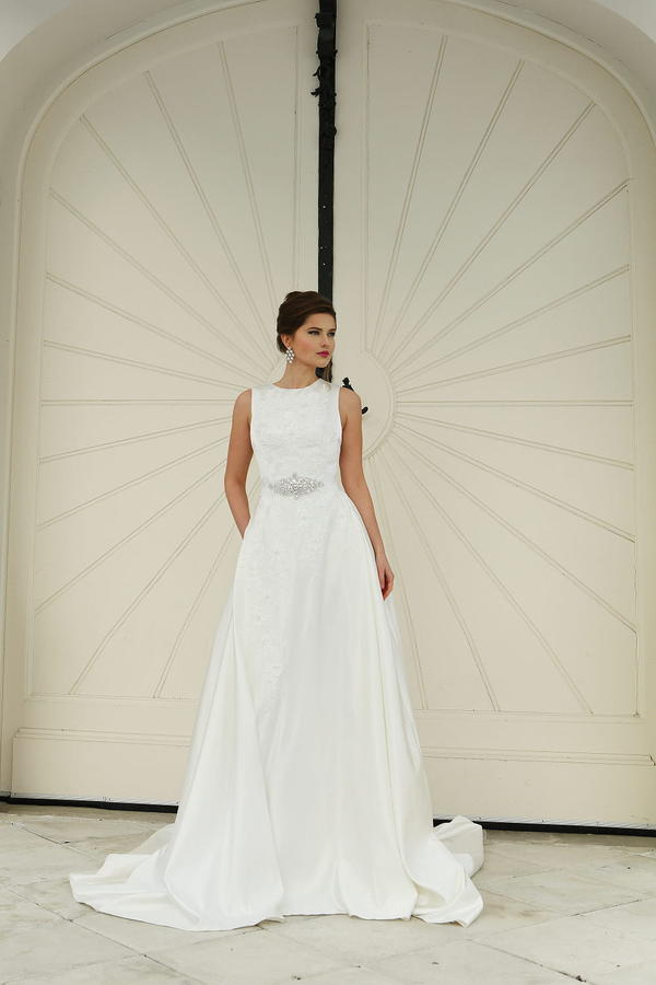 Brautkleid -  jedes Kleid 699€