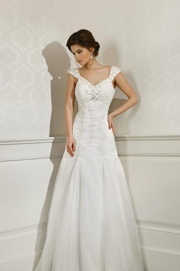 Brautkleid -  jedes Kleid 699€